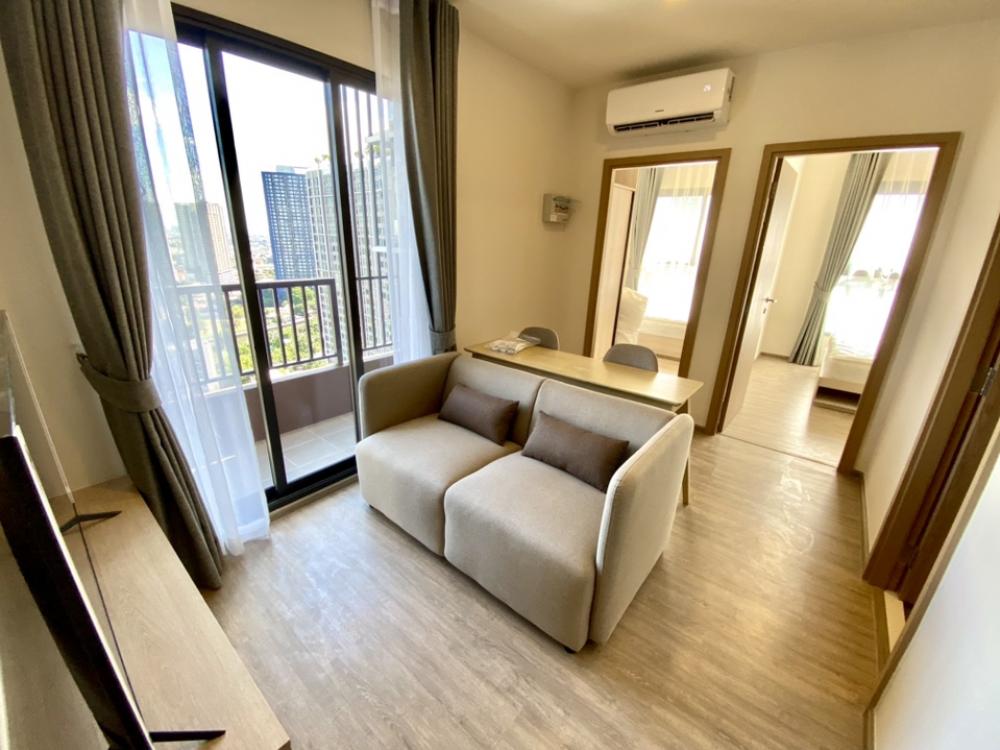 For RentCondoOnnut, Udomsuk : ✨❤️Nia by Sansiri❤️✨ Ready to move in immediately. There are many rooms to choose from, 2 bedrooms, 1 bathroom, beautifully decorated, minimalist rooms, beautiful, clean, warm tones, corner rooms, all new, there is a free BTS shuttle, close to the express