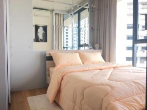 For RentCondoSukhumvit, Asoke, Thonglor : Fully furnished 1 bedroom 1 bathroom condo for rent with a floorsize of 26 sq.m., located on the 16th floor, at The Lumpini 24 building, near MiniMart and 7/11 at waking distance.