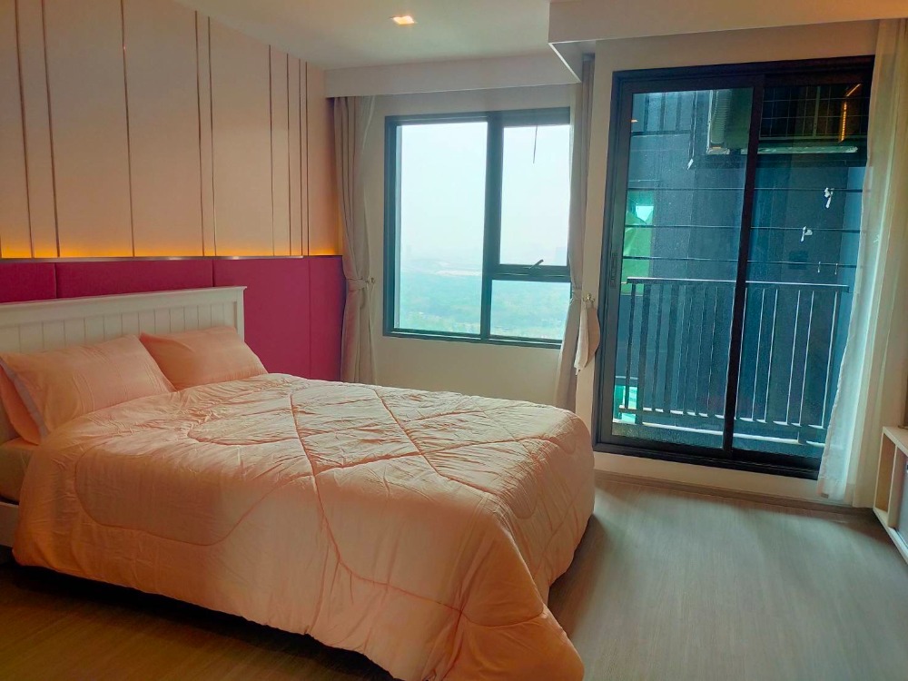 For SaleCondoLadprao, Central Ladprao : Selling very cheap!! Life Ladprao Condo, Life Ladprao, next to the Green Line, 37th floor, size 28.08 sq m, Building A, the project is next to the Green Line station. Lat Phrao Intersection and MRT Phahon Yothin are projects that are easy to travel and ex