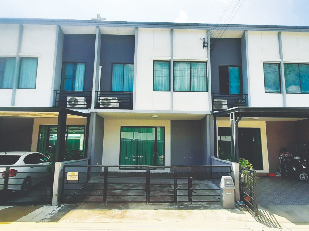 For SaleTownhousePattanakan, Srinakarin : 2 Storeys Townhome  near Kanchanapisek – New Krungthepkreetha  Intersection, Thapchang Airportlink Station for sell