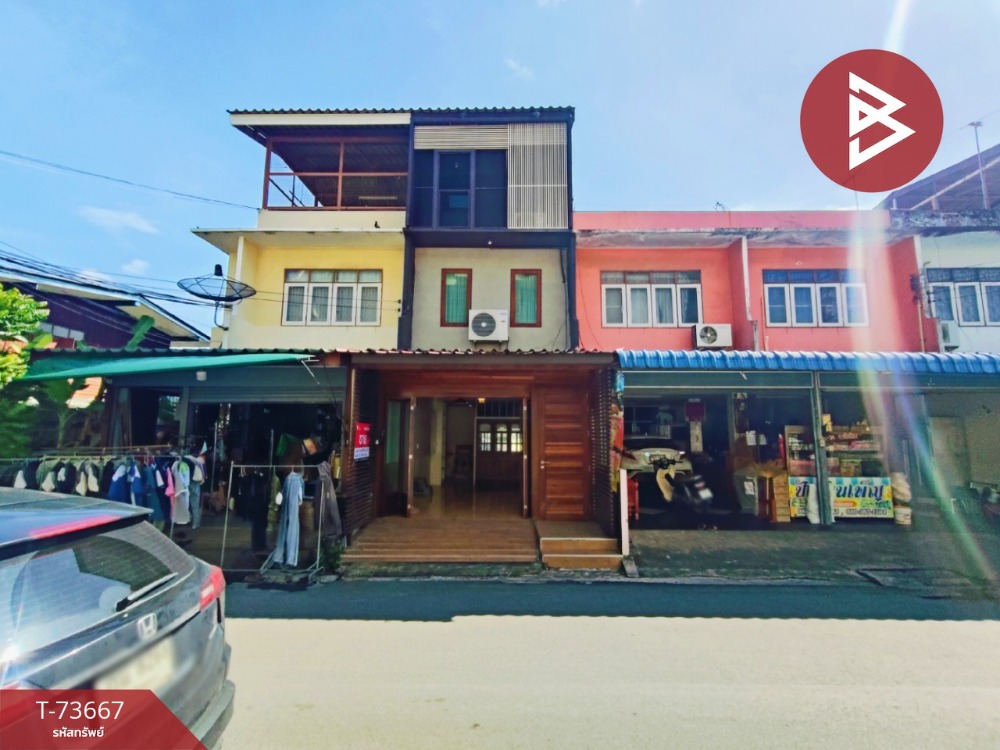 For SaleShophouseChachoengsao : Commercial building for sale, 1 unit, 3 floors, area 17 square meters, in front of Mueang, Chachoengsao.