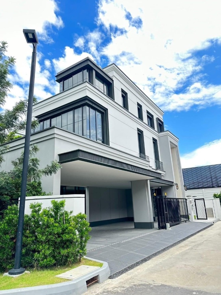 For SaleHousePattanakan, Srinakarin : Malton Gates Krungthep Kreetha (มอลตัน เกทส์ กรุงเทพกรีฑา) | 2-story detached house, 115 sq.w. | 5 bedrooms | Largest house in the project | Near Brighton College Bangkok International School 2.7 km.
