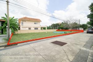 For SaleLandNonthaburi, Bang Yai, Bangbuathong : Land for sale, Maneerin Village, Rattanathibet, Nonthaburi, corner plot, next to the alley road, already filled.