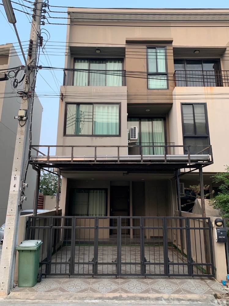 For SaleTownhouseBang kae, Phetkasem : 3-story townhome for sale, M.U.S. Phetkasem 69, corner house, suitable for living or an office.