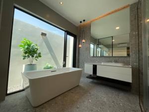 For RentHousePattanakan, Srinakarin : Nantawan rama9-Srinakarin for rent
