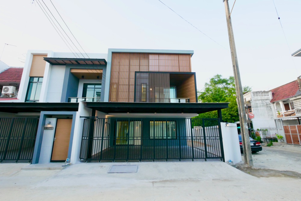 For SaleTownhouseSeri Thai, Ramkhamhaeng Nida : Townhome for sale, Feel, 2-story detached house, Ramkhamhaeng-Lat Phrao, size 52 sq m, 4 bedrooms, 4 bathrooms, newly decorated throughout, special price.