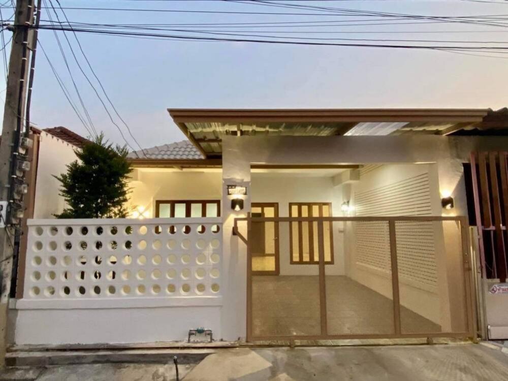 ขายทาวน์เฮ้าส์/ทาวน์โฮมนนทบุรี บางใหญ่ บางบัวทอง : ทาวน์เฮาส์พฤกษา3 ชั้นเดียว ซอยวัดลาดปลาดุก รีโนเวทใหม่ทั้งหลัง