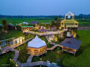For SaleBusinesses for saleChiang Mai : Resort for sale with restaurant, coffee shop and farm stay, seminar room, size 9 rai, Ban Mae Subdistrict, San Pa Tong District, Chiang Mai Province.