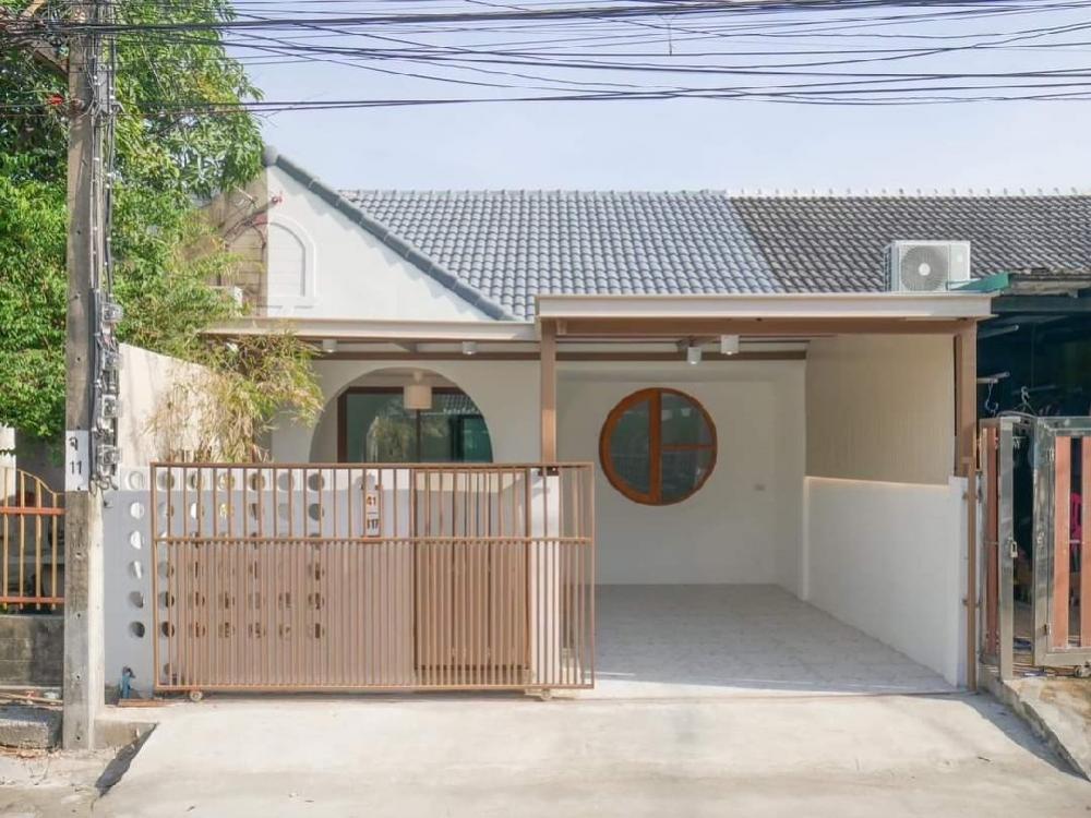 ขายบ้านเลียบทางด่วนรามอินทรา : บ้านชั้นเดียว ซอยนวมินทร์ 111 หมู่บ้านทอรุ้ง ขนาด 22.5 ตร.ว. ทำเลดี ใกล้เลียบด่วน รีโนเวทใหม่กริ๊ป