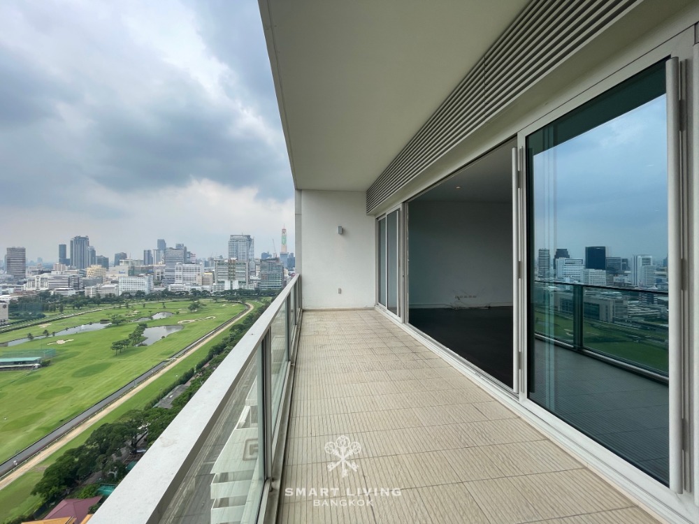 For SaleCondoWitthayu, Chidlom, Langsuan, Ploenchit : The largest 4 beds ensuite freehold unit on Ratchadamri Road, features 387 sqm of living space and dining area connected.