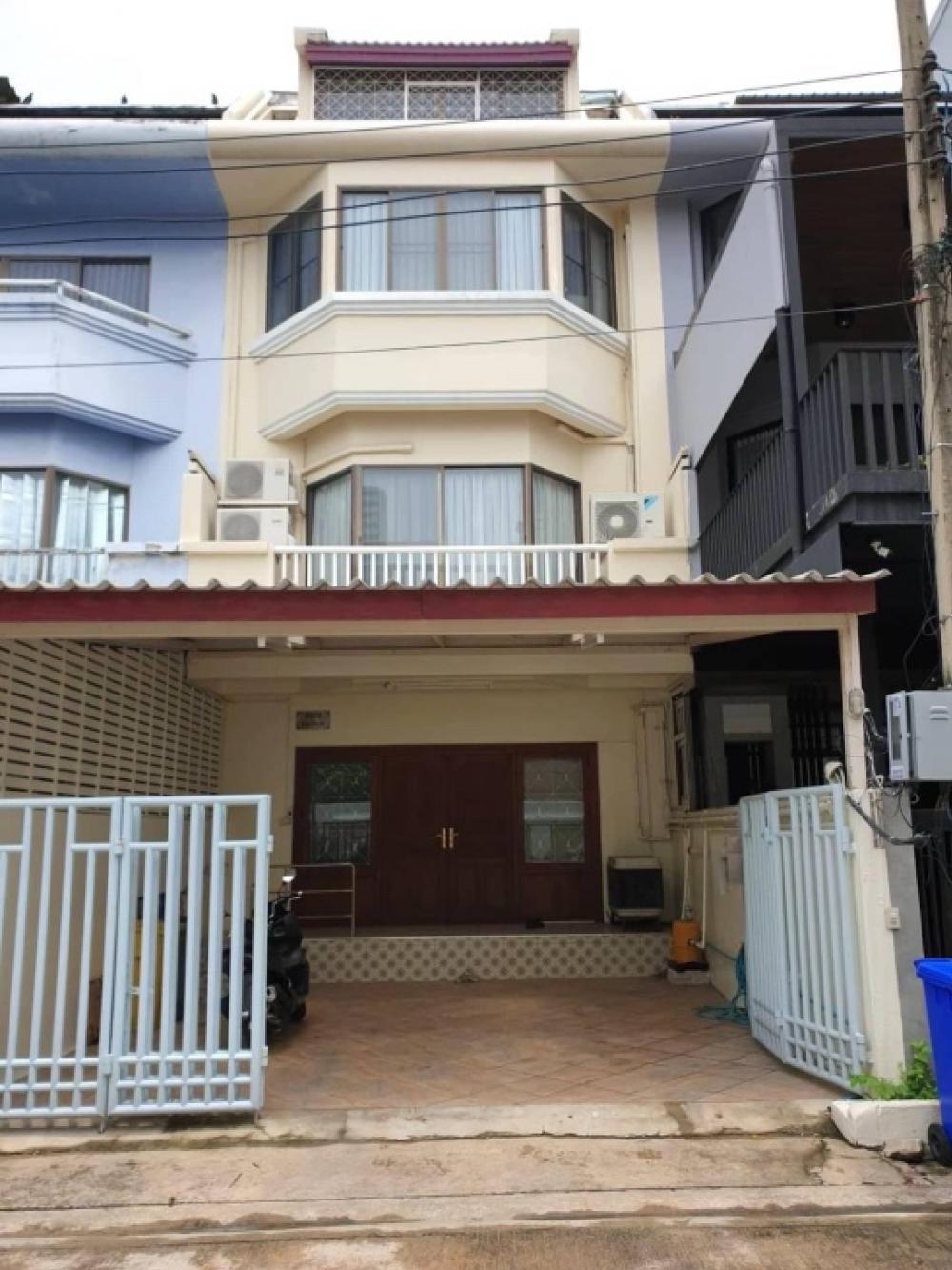 ขายทาวน์เฮ้าส์/ทาวน์โฮมสุขุมวิท อโศก ทองหล่อ : SALE ขาย Townhouse ซอยสุขุมวิท 61 เดินทางสะดวก พื้นที่ใช้สอย ขนาด 400 ตรม เหมาะซื้ออยู่เองและลงทุนปล่อยเช่า