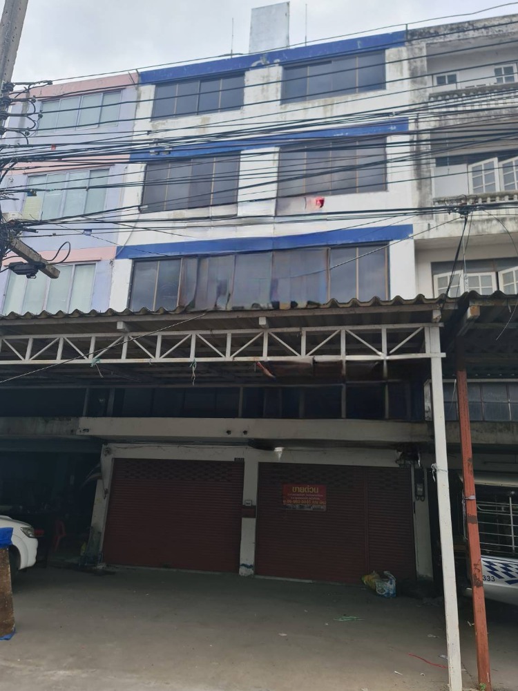 For SaleShophouseMin Buri, Romklao : Cheap building for sale, commercial building, 2 rooms, 4 and a half floors, on Nimitmai Road.