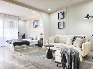 For SaleCondoLadprao101, Happy Land, The Mall Bang Kapi : ✅Cheap condo for sale, City Villa City Villa (Lat Phrao 130), size 32.88 sq m, studio style, price 1,290,000 baht, beautifully decorated, ready to move in, near BTS Lat Phrao 101, hurry and reserve now.