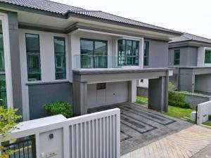 For SaleHousePinklao, Charansanitwong : New house, The City Pinklao-Borom 2, corner plot, 105.8 sq m., large size house, 388 sq m., 4 bedrooms, 5 bathrooms, special price.