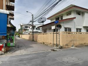 For SaleHouseRatchadapisek, Huaikwang, Suttisan : Huai Khwang detached house for sale, 217 square meters, very beautiful corner plot (Soi Sutthiphong 4) (N.787)