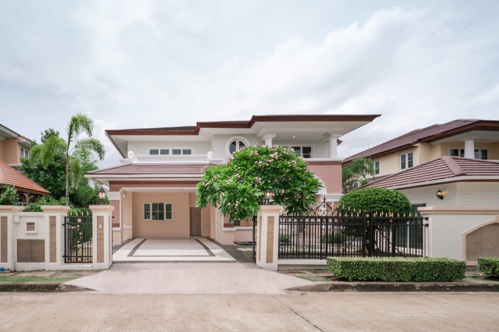 For SaleHousePhutthamonthon, Salaya : Ladawan Phutthamonthon Sai 2 Village, newly renovated.