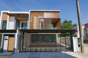 ขายทาวน์เฮ้าส์/ทาวน์โฮมลาดพร้าว101 แฮปปี้แลนด์ : ขาย ทาวน์โฮม 2 ชั้น ม.ลัดดาวัลย์ แยกนิด้า ถ.ศรีบูรพา ใกล้เดอะมอลล์บางกะปิ