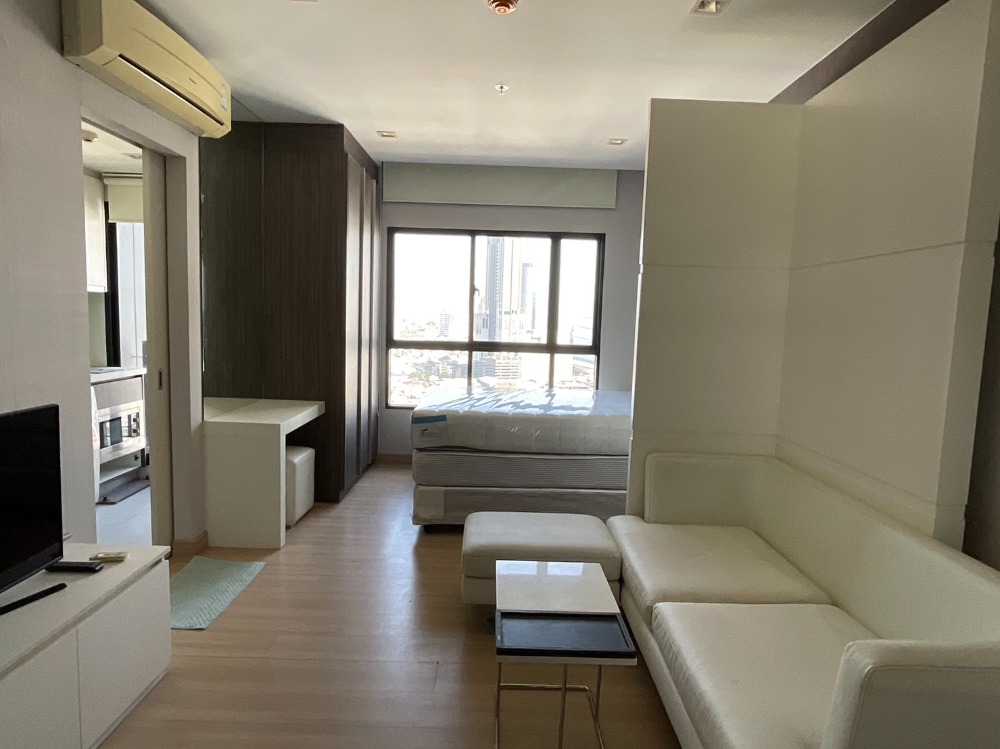 For SaleCondoWongwianyai, Charoennakor : (Urgent sale) Urbano Absolute near BTS Krung Thonburi, never rented out. Selling cheapest in the building Make an appointment to see the room now!!!