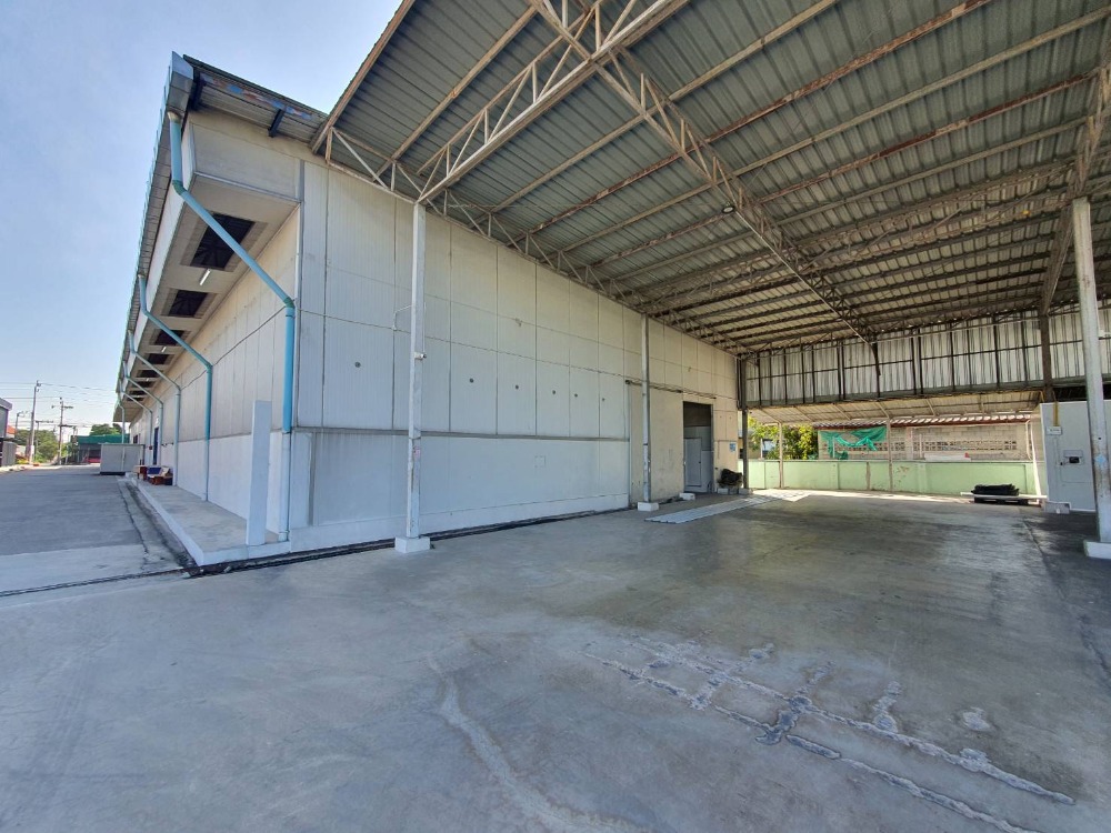 For RentWarehouseNawamin, Ramindra : Warehouse with office for rent , 680 sqm Hathairat Road. Supports 40 ft containers