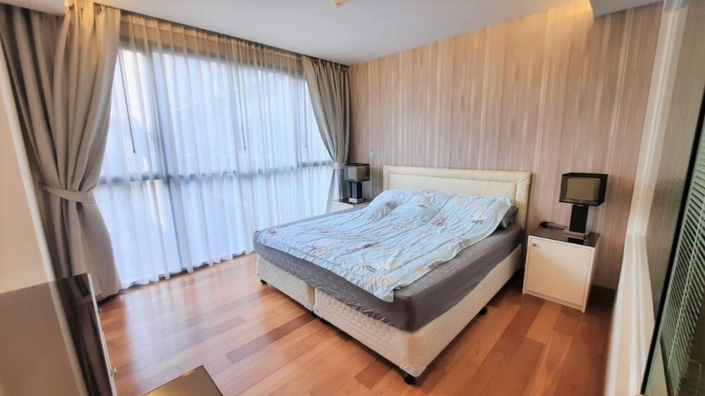 For SaleCondoSukhumvit, Asoke, Thonglor : Condo for sale, Via Botani Sukhumvit 47, area 72.62 square meters, near BTS Phrom Phong.