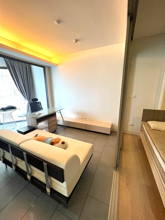 ให้เช่าคอนโดอารีย์ อนุสาวรีย์ : Condo for Rent Siamese Ratchakru 1 Bedroom 1 Bathroom 12A  Floor 33 Sq.M. Fully furnished