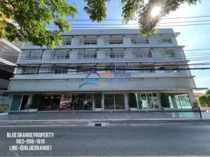 For RentRetailRama9, Petchburi, RCA : Retail Space/ Showroom for rent, Rama 9. suitable for Stores/ Product Showroom/ Restaurants/ Schools/ etc.