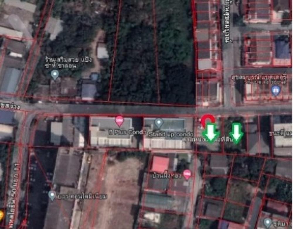 For RentLandVipawadee, Don Mueang, Lak Si : Land for rent Suitable for use as a convenience store, convenient for washing, trading location, land in front of the entrance to the village, condo, apartment, in the heart of the residential community, located at Soi Theparak 15, 206 sq m, good land siz