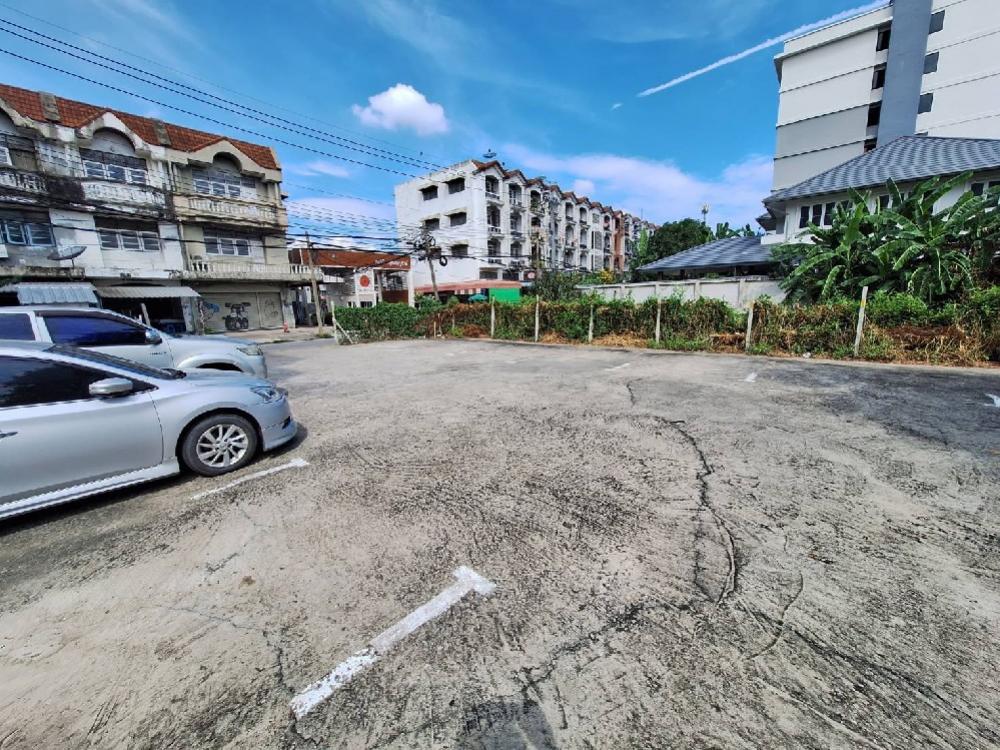 For RentLandVipawadee, Don Mueang, Lak Si : Land for rent, commercial location, 206 sq m, in the heart of the residential community, located at Soi Theparak 15.