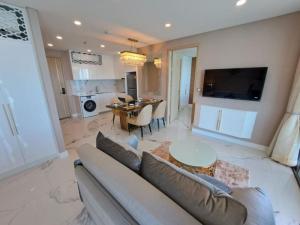 For SaleCondoPattaya, Bangsaen, Chonburi : Luxury condo for sale in Pattaya, sea view condo, 2 bedrooms, special, only room in the Jomtien project.