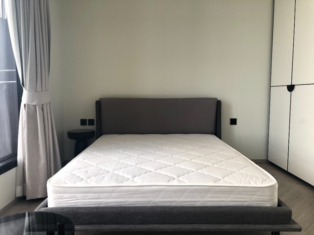 For RentCondoWongwianyai, Charoennakor : Available for rent!! Chapter Charoennakhon - Riverside Interested in negotiating the price? Line:0889656914 Rooms are rented out very quickly, so hurry up and talk to us.