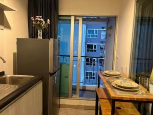 For RentCondoChaengwatana, Muangthong : ❤️❤️ Condo for rent, Aspire Ngamwongwan, 20th floor, corner room, not next to anyone, 10,000 baht per month. (Common fees included)💥💥Welcome foreigners💥💥- complete electrical appliances- free wifi- fitness - swimming pool- living room - free parking. If i