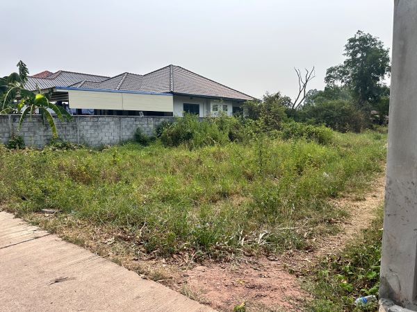 For SaleLandUdon Thani : Empty land for sale, 100 sq m, Nong Samrong District, Udon Thani Province, in the alley of Udon Christian School, can build a house, quiet.