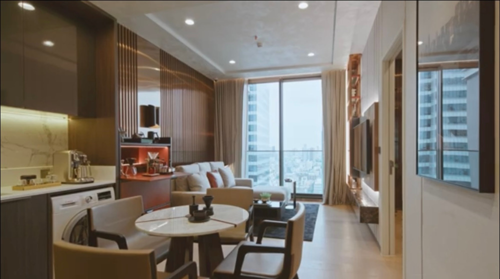 ขายคอนโดสาทร นราธิวาส : Anil Sathorn: 1bed 1bath 46sqm. 10,900,000 Brandnew Fully Furnished Am: 0656199198