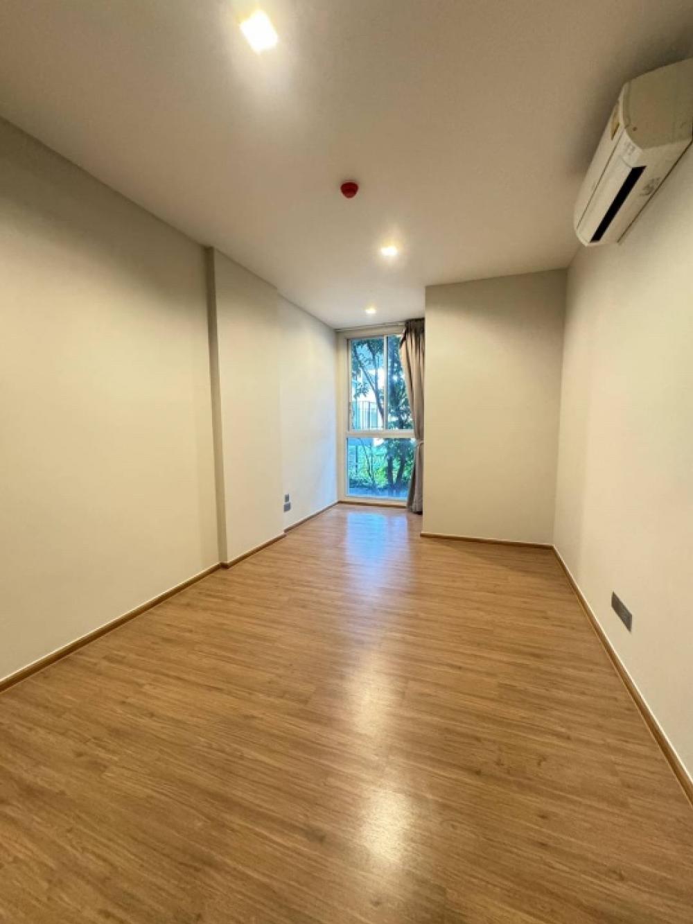 For SaleCondoSukhumvit, Asoke, Thonglor : sell!!! 1 bedroom, 1 bathroom Price just down 4.9 million, Q Prasarnmit Condo. 100 meters walk to SWU University.
