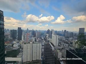 ขายคอนโดสีลม ศาลาแดง บางรัก : **Ashton Silom ชั้นสูงมาก วิวสวย 32.39 Sq,m. Fully Finished @ 7.5  ล้านบาท โทรเลย น้อง 096-2615656  ห้องกว้าง 32.39 ตรม. 1 นอน 1 น้ำ เฟอร์บางส่วน พร้อมอยู่   Location : Silom , Chongnonsi  Selling Price : 7,500,000 Baht