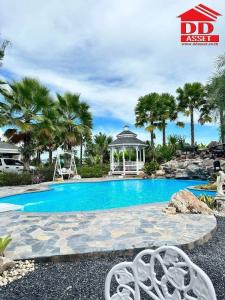 For SaleBusinesses for salePak Chong KhaoYai : Resort for sale, 5 detached houses in Khao Yai, area 4 rai, with swimming pool, code H8006.