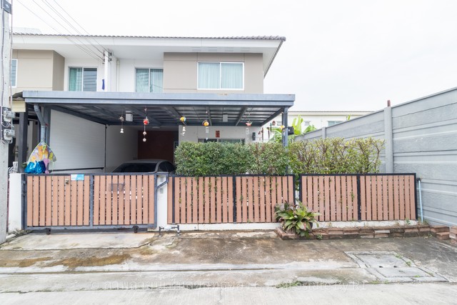 For SaleTownhousePathum Thani,Rangsit, Thammasat : House for sale Pruksa Bangkok-Pathum Thani There is an area next to the house, Bang Duea Subdistrict, Mueang District, Pathum Thani Province.