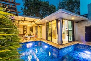 For SaleHouseKrabi : 🏠 Urgent sale, private villa, quiet, worth investing in ⛰️ Spacious area, good condition, beautiful. Will buy for living or doing business. Villa. Rent out for profit and have long-term customers throughout the year. There is a space in the back for a rel