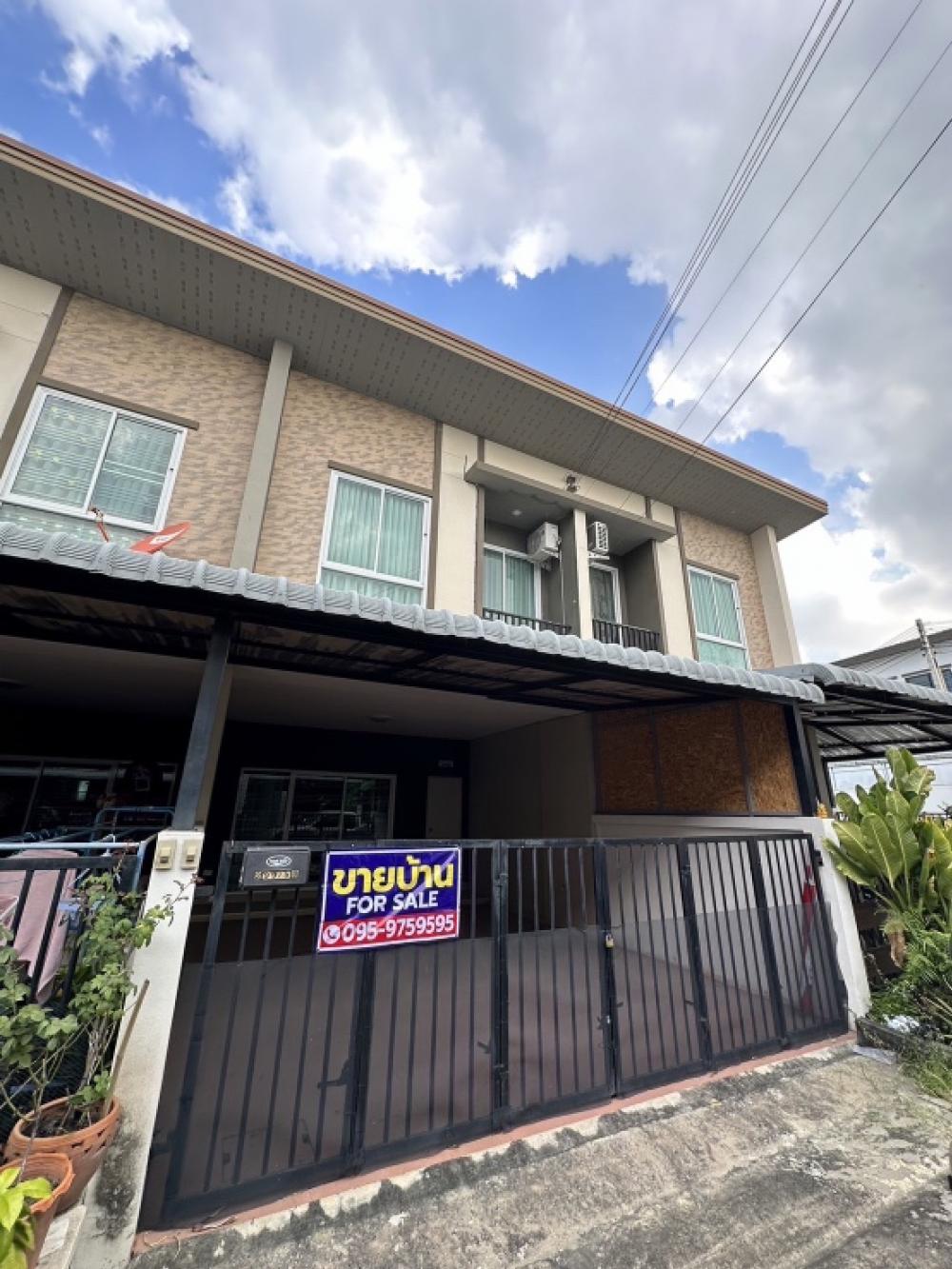 For SaleTownhouseSriracha Laem Chabang Ban Bueng : 🏡 Urgent sale!🥰 Beautiful house, townhome, The Perfect Town, Sahapat Group, Nong Kham, Sriracha, Chonburi.