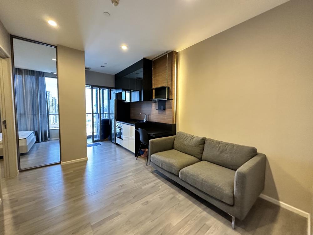 For RentCondoSathorn, Narathiwat : 📌📌(𝐅𝐨𝐫 𝐑𝐞𝐧𝐭) Condo The Room Sathorn St. Louis 🔸Size 35 sqm.🔸1 bedroom 1 bathrooms 💰 Rent 19,000/month (1 year lease)