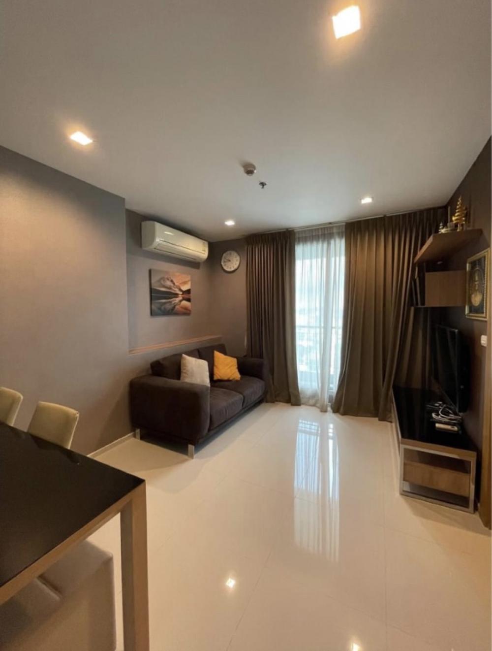 For RentCondoRatchadapisek, Huaikwang, Suttisan : Condo for rent near MRT Huai Khwang, size 47 sq m, 1 bedroom, 1 bathroom.