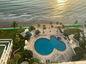 For SaleCondoHuahin, Prachuap Khiri Khan, Pran Buri : Selling a Seaside Condo in Hua Hin with Oceanfront Panoramic View, 3 Bedrooms,