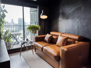 For RentCondoOnnut, Udomsuk : Room for sale/rent 🔥Ideo Sukhumvit 93🔥24th floor🔥52 sq m.🔥2Bed🔥Intelligent lighting system🔥Decorate the room with a simple, cool design🔥Invest in a mattress🔥Whoever sleeps on it is very comfortable🔥 R2711-03