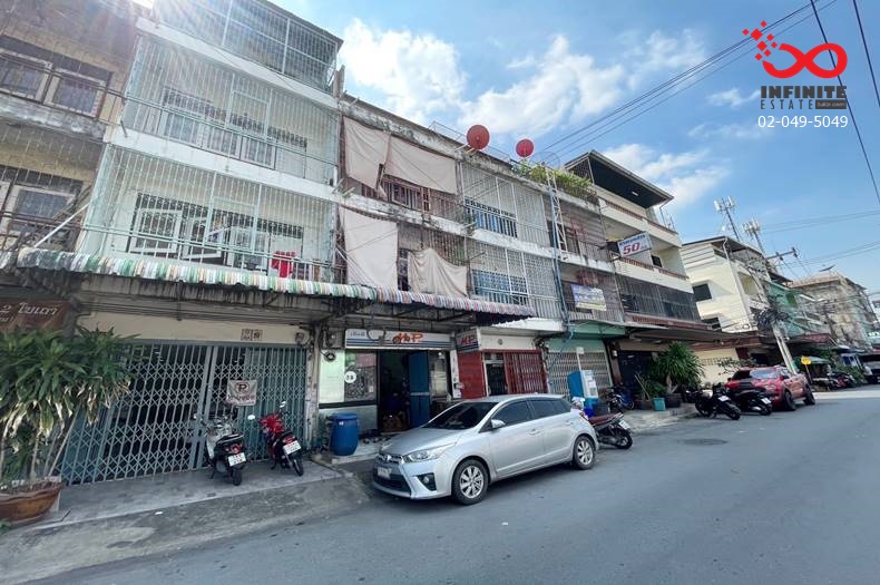For SaleShophouseRama9, Petchburi, RCA : 4-story commercial building for sale, Soi Pracha Songkroh 16.