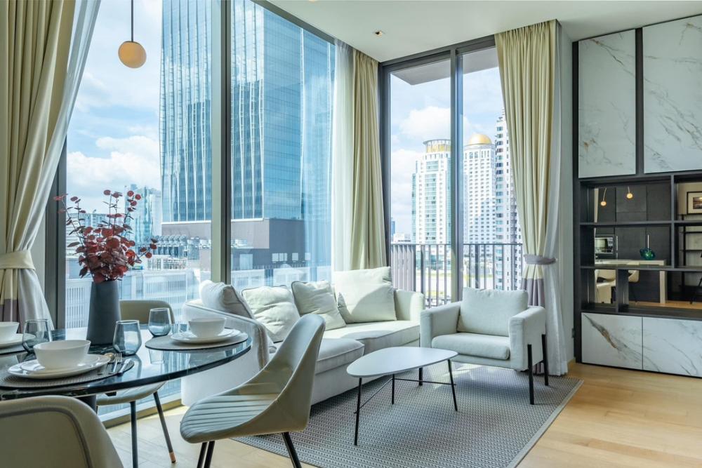 For RentCondoWitthayu, Chidlom, Langsuan, Ploenchit : 🌟For rental condo 28 Chidlom 2 Bedroom/ 2 Bathrooms. Nicely decorated. Fully furnished and ready to move in. 🔑Rental Fee 100,000 THB/ Month.