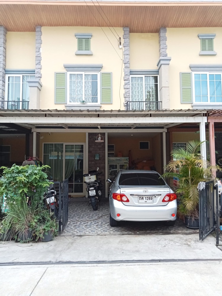 For SaleTownhousePattanakan, Srinakarin : P-2430 Urgent sale and rental! Golden Town 2 On Nut-Pattanakarn, beautiful house, large common area.