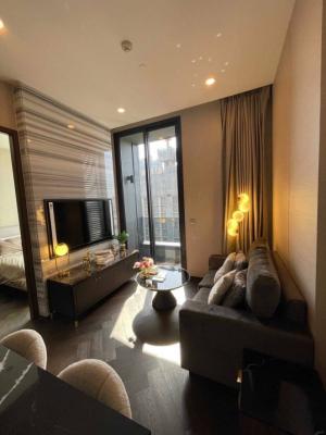 For RentCondoSukhumvit, Asoke, Thonglor : For rent: The Esse Sukhumvit 36, 1 bedroom, Thonglor, Ekkamai, very central, beautiful room, high floor, ready to move in immediately. You can make an appointment to see the actual room every day. Call now:086-888-9328