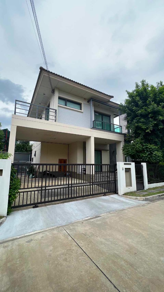 For SaleHousePathum Thani,Rangsit, Thammasat : Single house for sale, Saransiri Tiwanon Chaengwattana, near Duangkaew Plaza Market, only 4 minutes.
