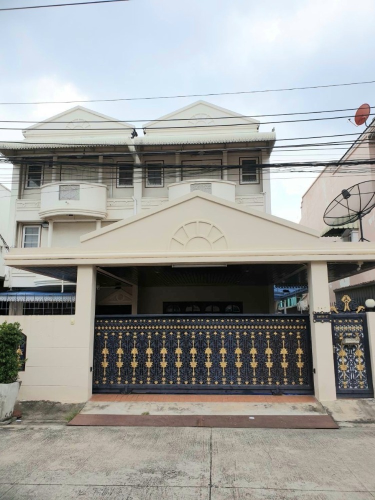 For SaleTownhouseChokchai 4, Ladprao 71, Ladprao 48, : WW179 Townhouse for sale, 3 floors next to each other, Soi Nakniwat 48, Intersection 17, near Central Eastville.