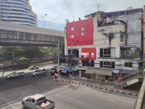 For RentShophouseRamkhamhaeng, Hua Mak : Commercial building for rent, 2nd-4th floors, next to the main road, Ramkhamhaeng.